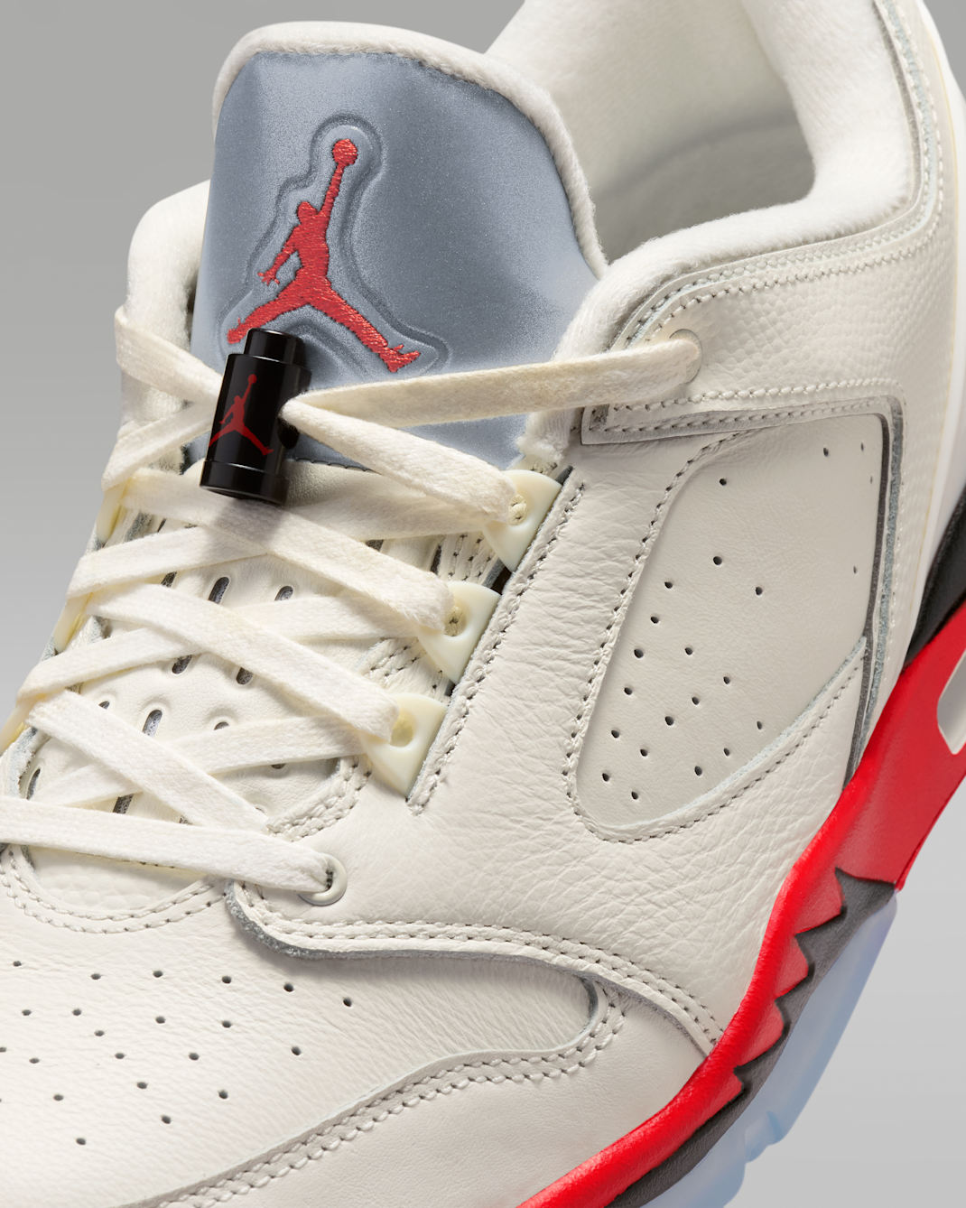 Jordan Sixty Plus Low Sail/Fire Red IH2047-100