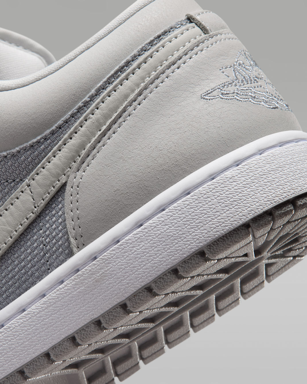 Air Jordan 1 Low SE Soft Pearl Grey IO2049-100